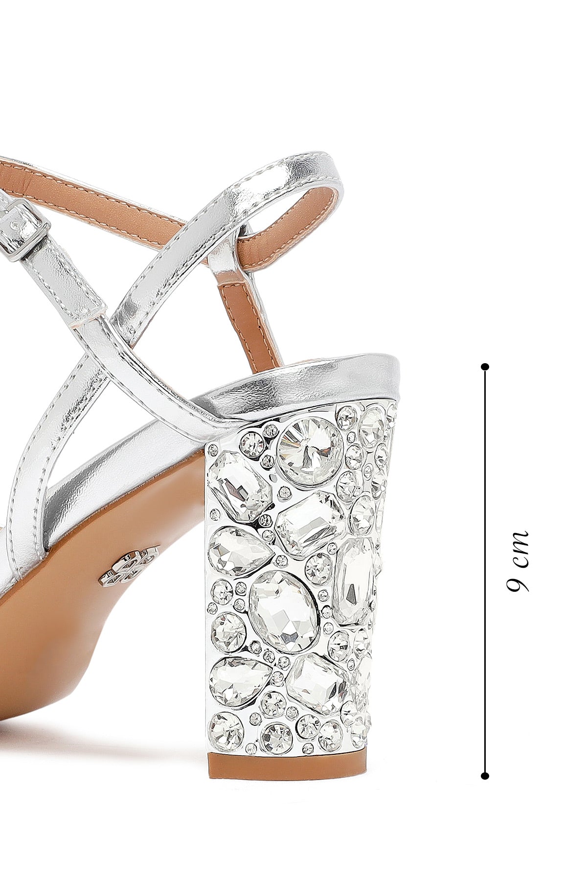 Kadın Gümüş Bilekten Tokalı Metalik Kalın Topuklu Sandalet