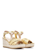 Kadın Altın Bilekten Tokalı Örgülü Dolgu Topuklu Espadril Sandalet | Derimod