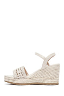 Kadın Krem Bilekten Tokalı Örgülü Dolgu Topuklu Espadril Sandalet | Derimod
