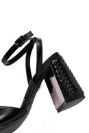 Kadın Siyah Bilekten Tokalı Yüksek Kalın Topuklu Sandalet | Derimod