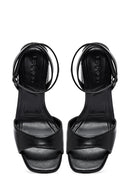 Kadın Siyah Bilekten Tokalı Yüksek Kalın Topuklu Sandalet | Derimod