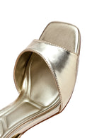 Kadın Altın Bilekten Tokalı Yüksek Kalın Topuklu Metalik Sandalet | Derimod