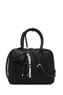 Kadın Siyah Uzun Askılı Charmlı Kol Çantası | Derimod