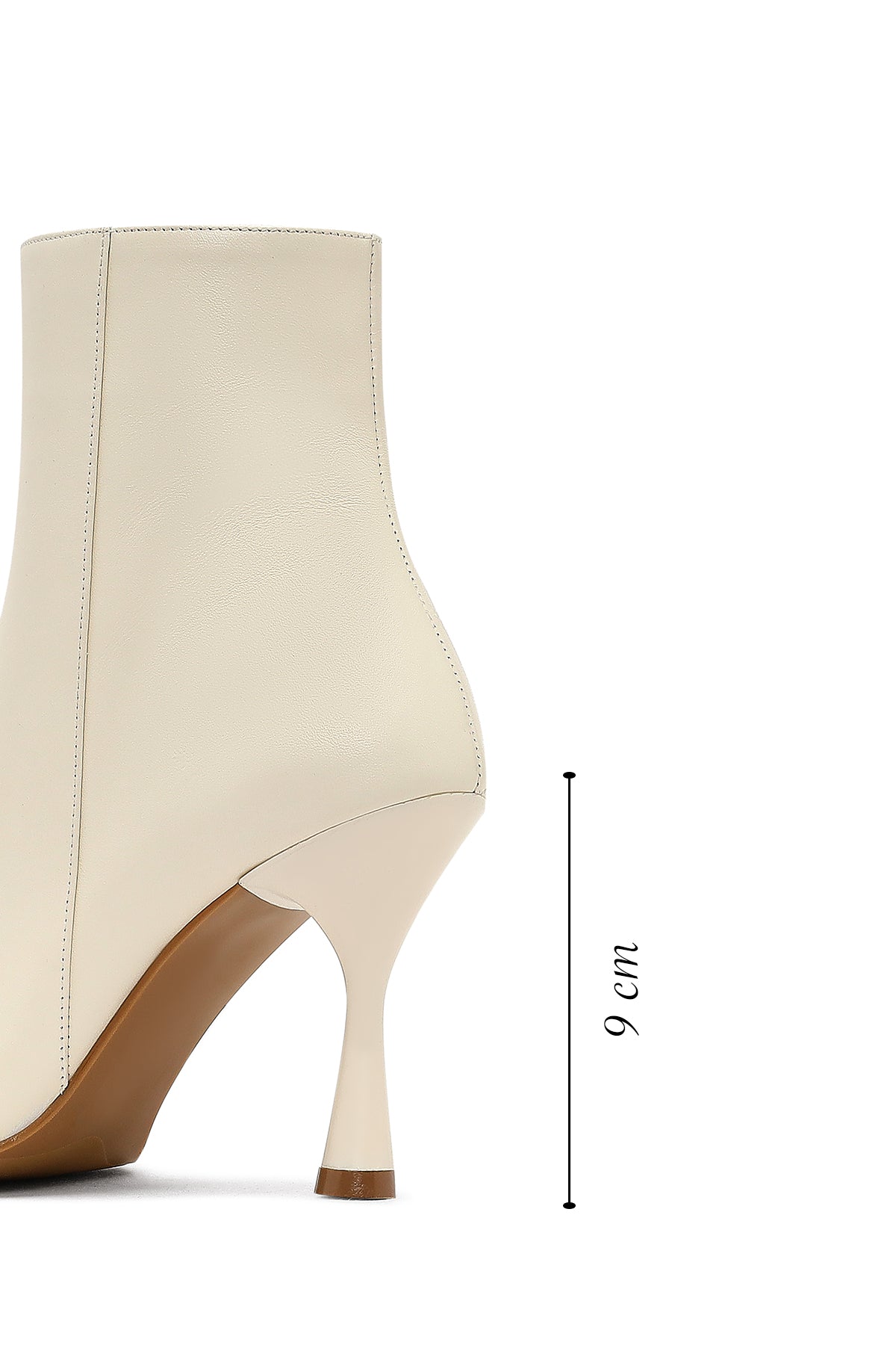 Kadın Krem Fermuarlı İnce Topuklu Deri Bot