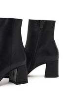 Kadın Siyah Fermuarlı Kalın Topuklu Deri Bot | Derimod