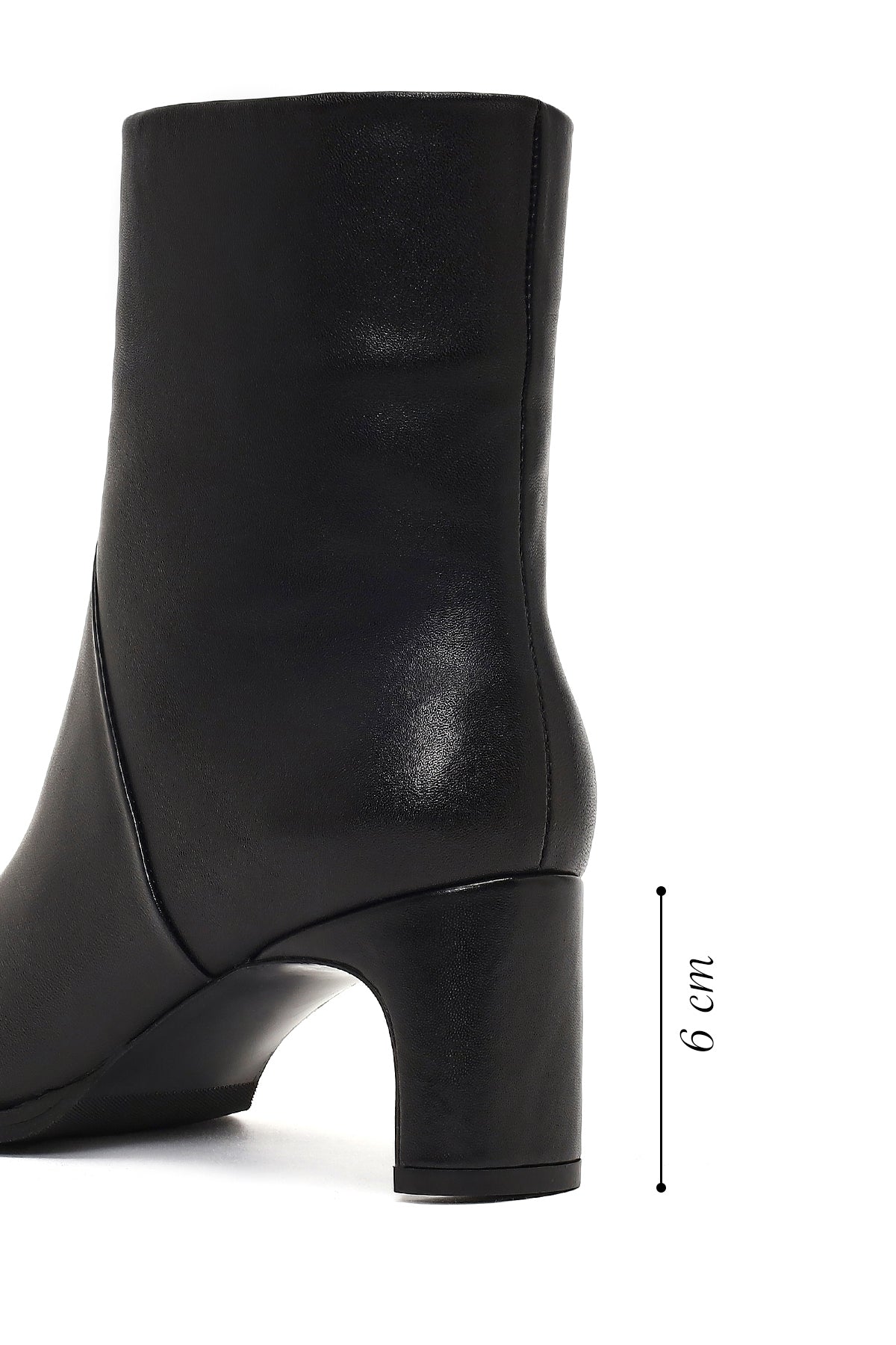 Kadın Siyah Kısa Kalın Topuklu Deri Bot