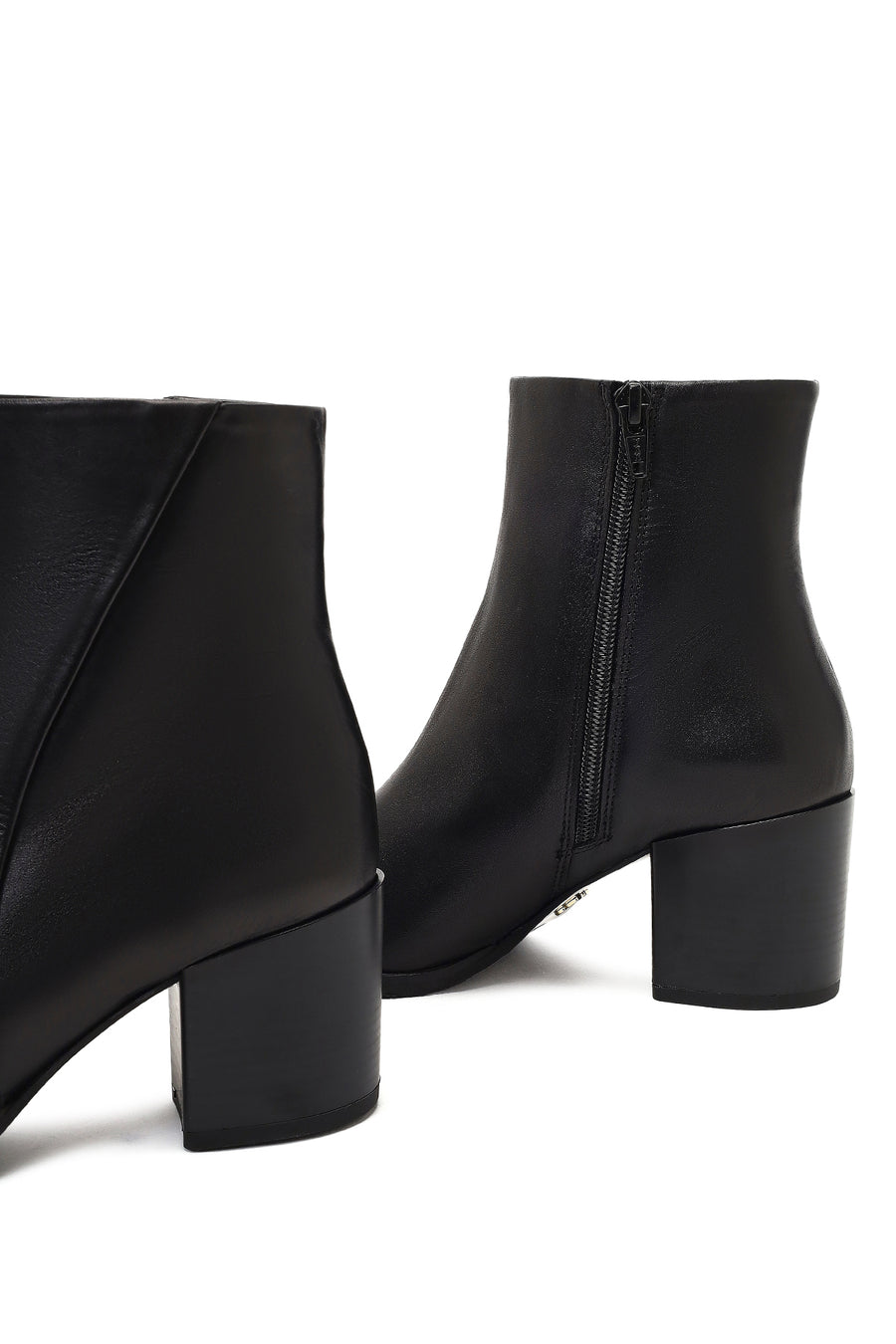 Kadın Siyah Fermuarlı Kalın Topuklu Deri Bot