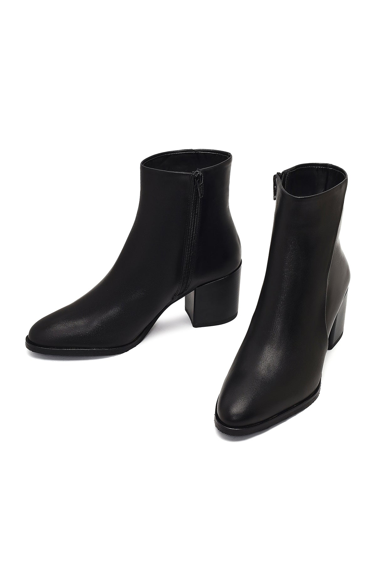 Kadın Siyah Fermuarlı Kalın Topuklu Deri Bot