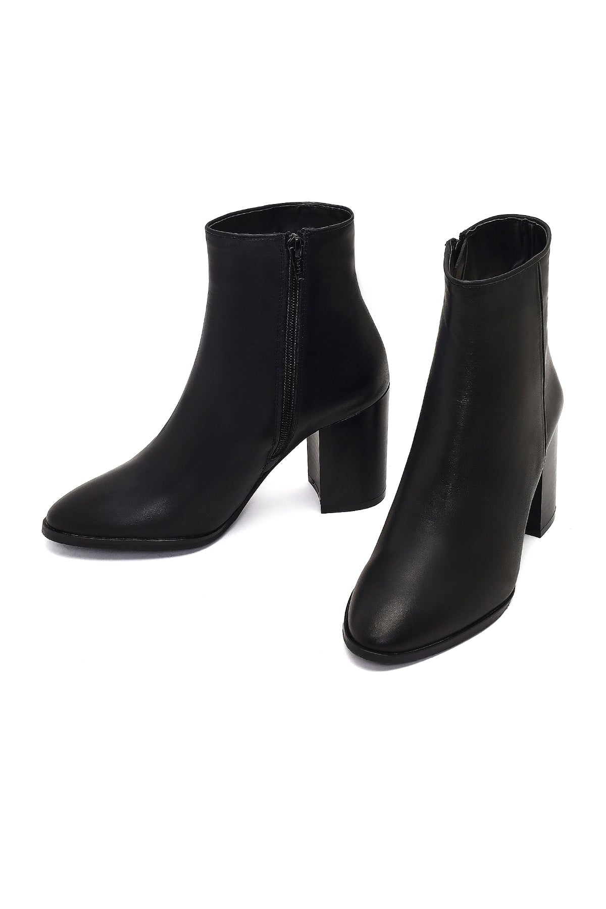 Kadın Siyah Fermuarlı Kalın Topuklu Deri Bot