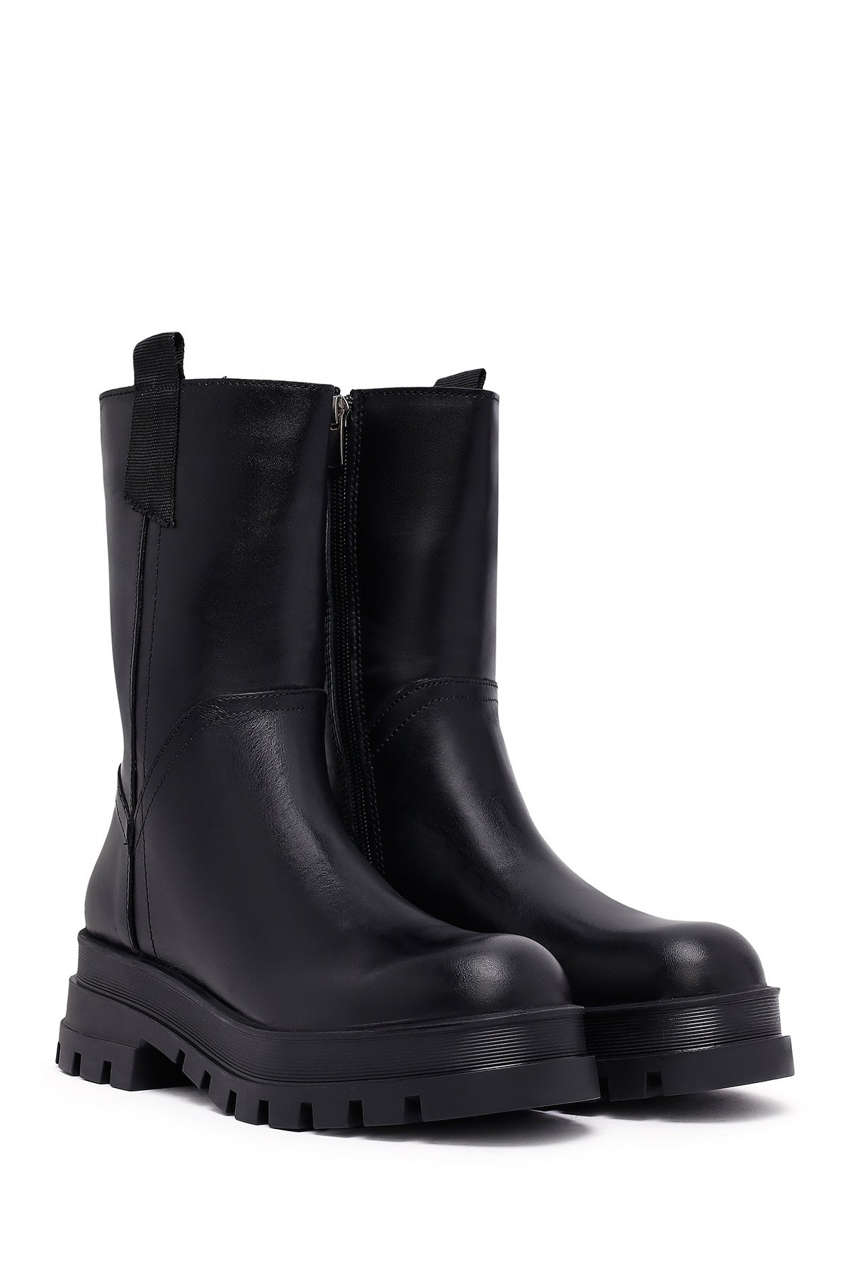 Kadın Siyah Fermuarlı Kalın Tabanlı Deri Bot