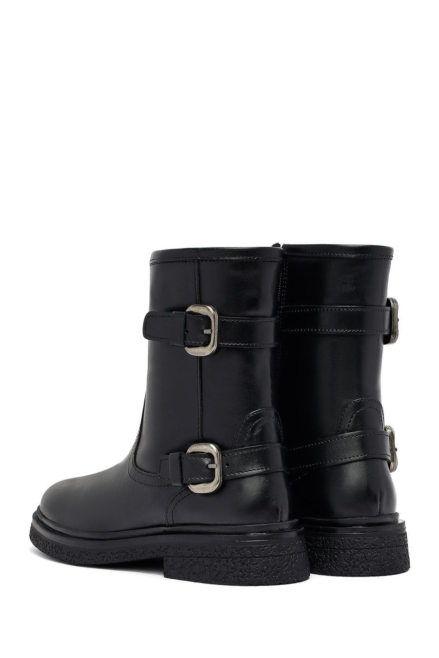 Woman Black Zippered Leather Boat