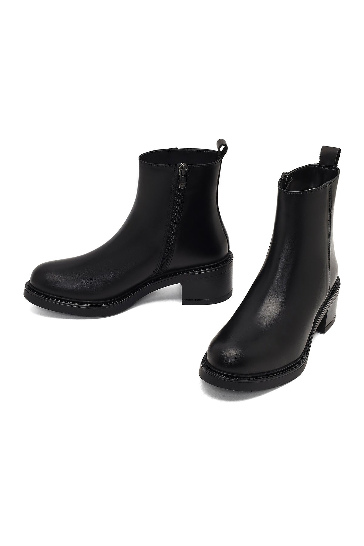 Kadın Siyah Fermuarlı Deri Bot
