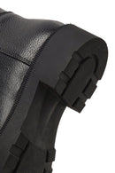 Kadın Siyah Kalın Tabanlı Deri Çizme | Derimod