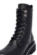 Kadın Siyah Fermuarlı Bağcıklı Kalın Tabanlı Deri Postal Bot | Derimod