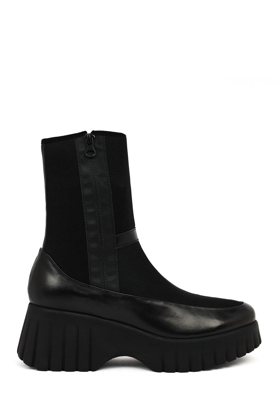 Women's Black Zippered Thick-Sole Leather Boots 25WFD204514 | Derimod