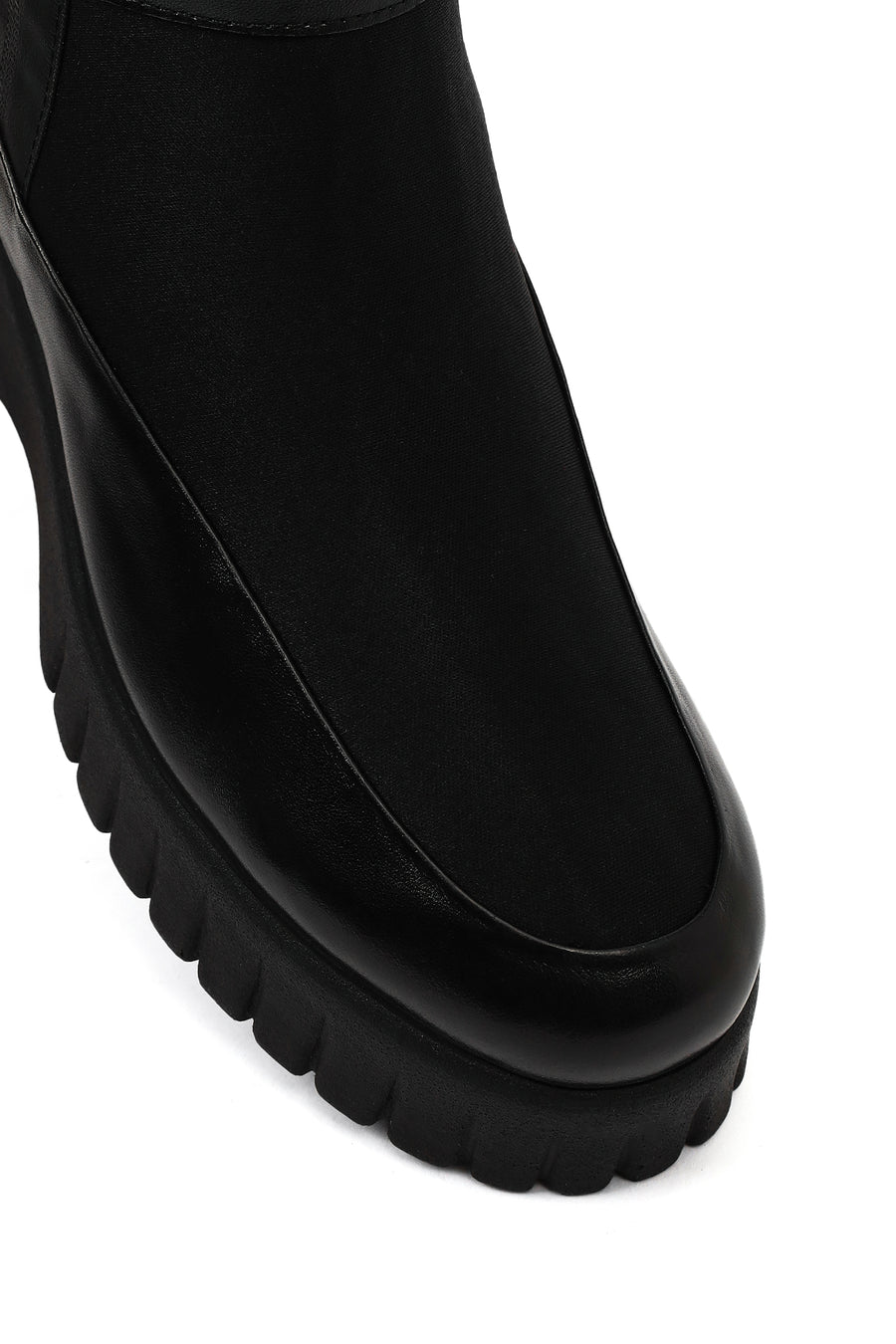 Women's Black Zippered Thick-Sole Leather Boots