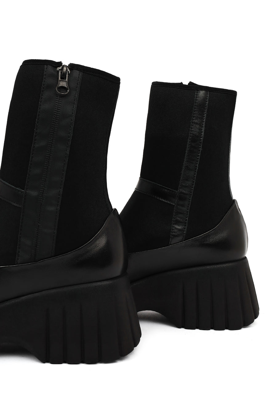 Women's Black Zippered Thick-Sole Leather Boots
