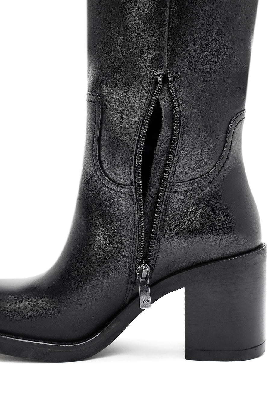 Woman Black Zippered Chunky Heels Leather Boot