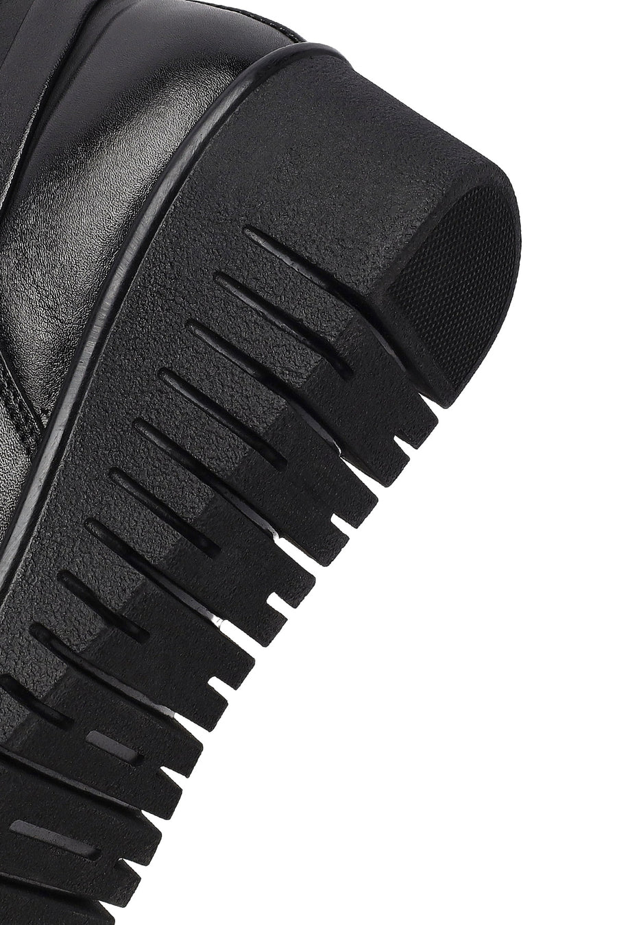 Woman Black Zippered Leather Comfort Boots
