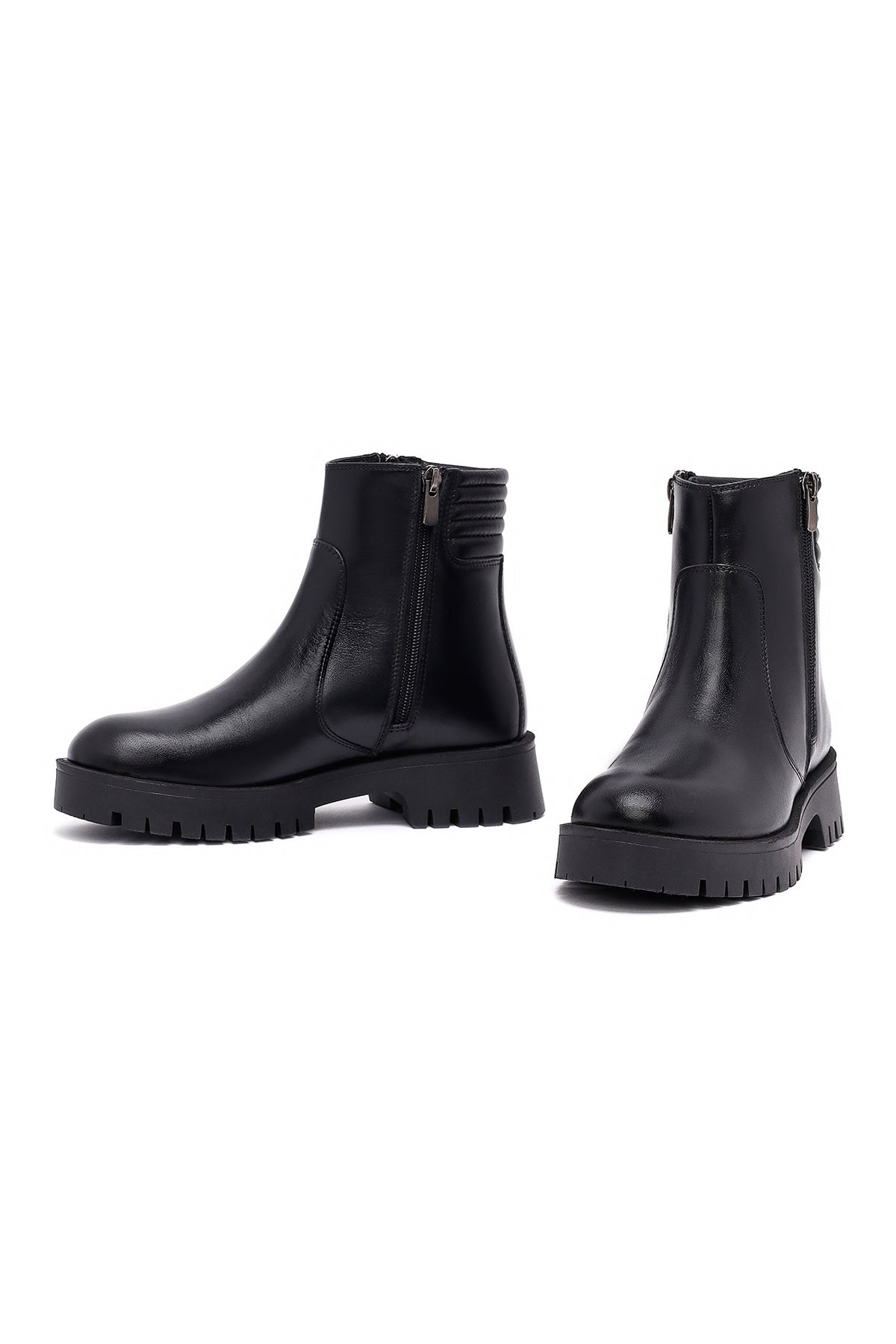 Kadın Siyah Fermuarlı Deri Bot