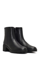 Kadın Siyah Fermuarlı Kısa Kalın Topuklu Deri Bot | Derimod