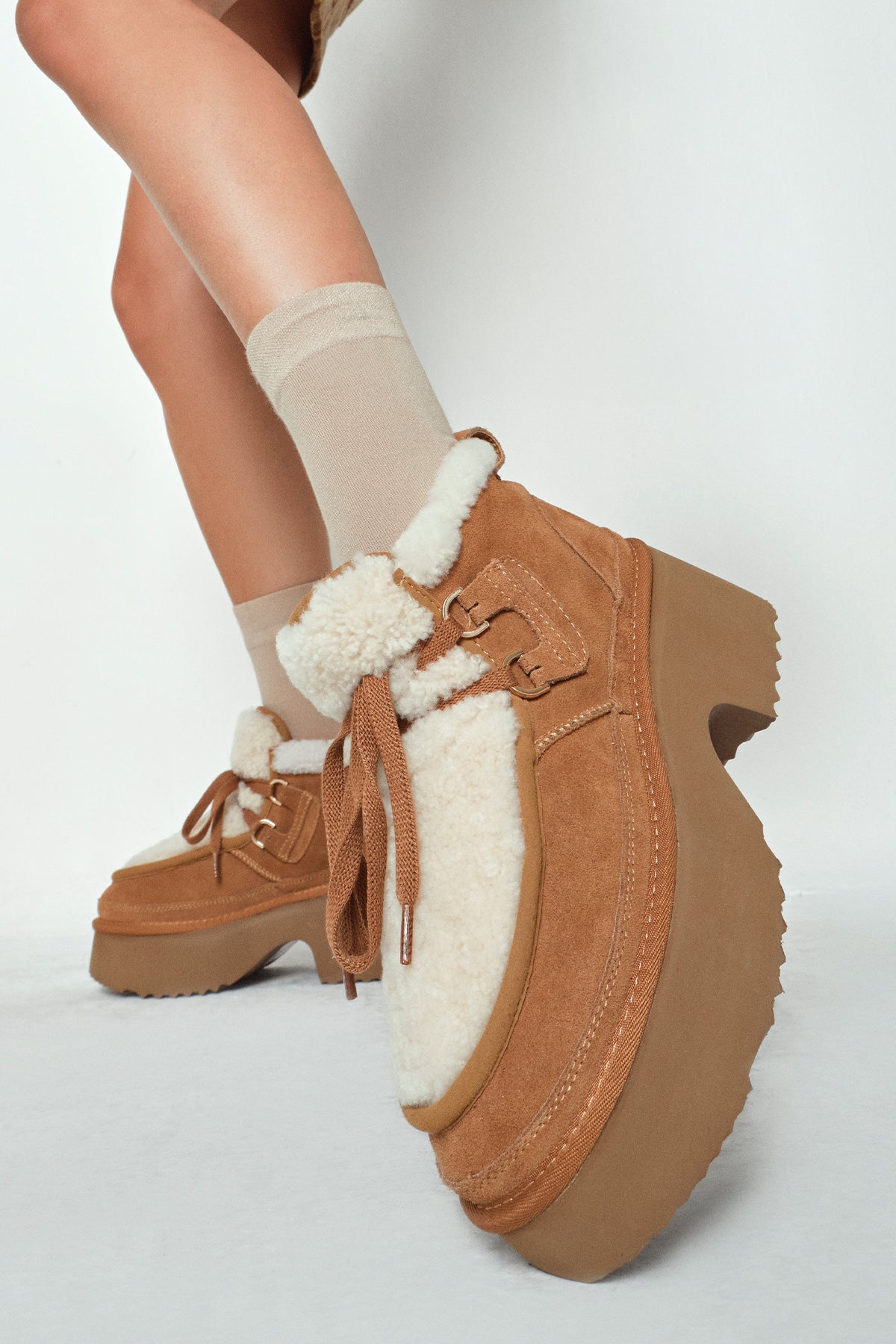 Kadın Camel Bağcıklı Kalın Tabanlı Kürklü Süet Deri Teddy Bot 25WFD492110 | Derimod