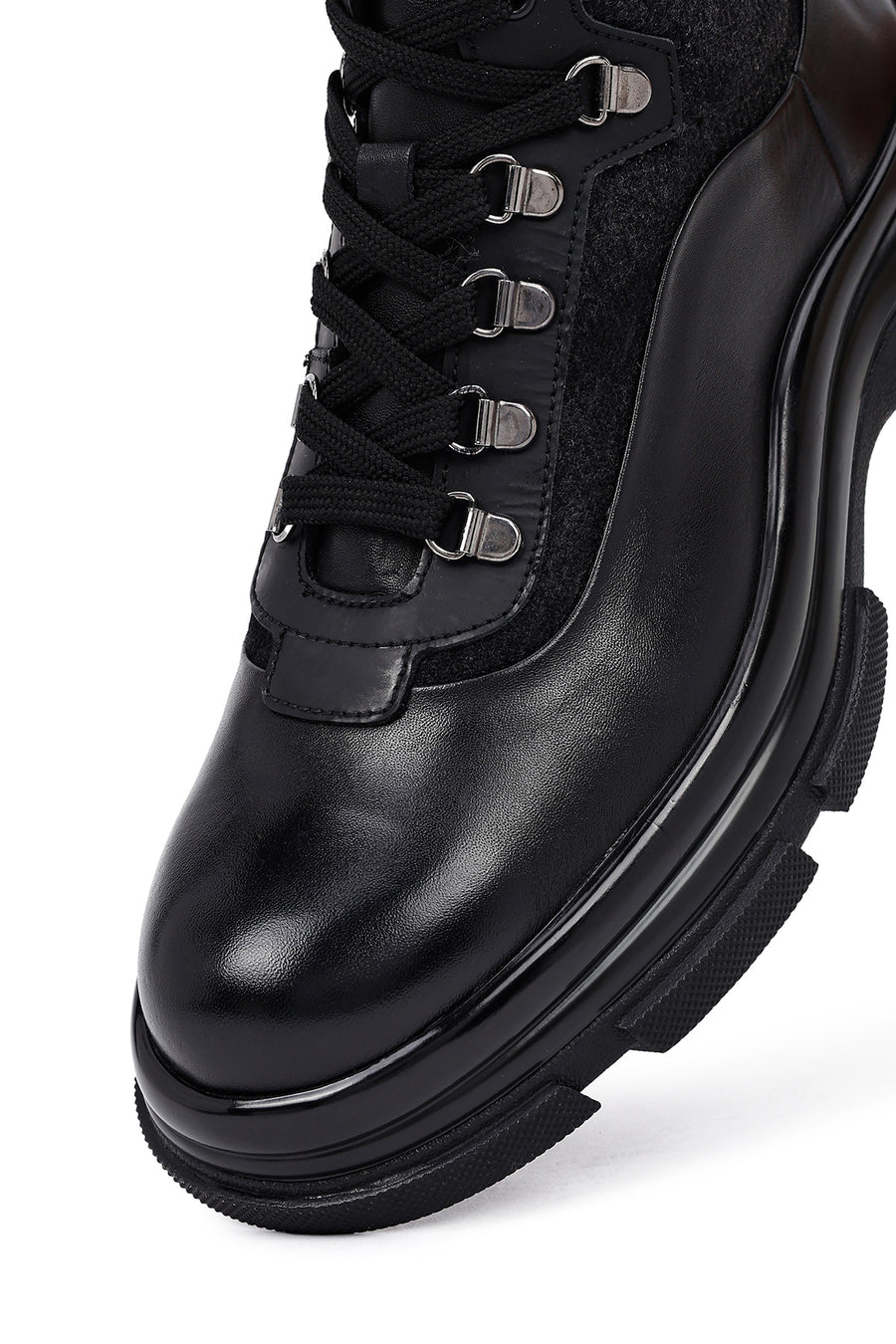 Men's Black Zippered Leather Boat