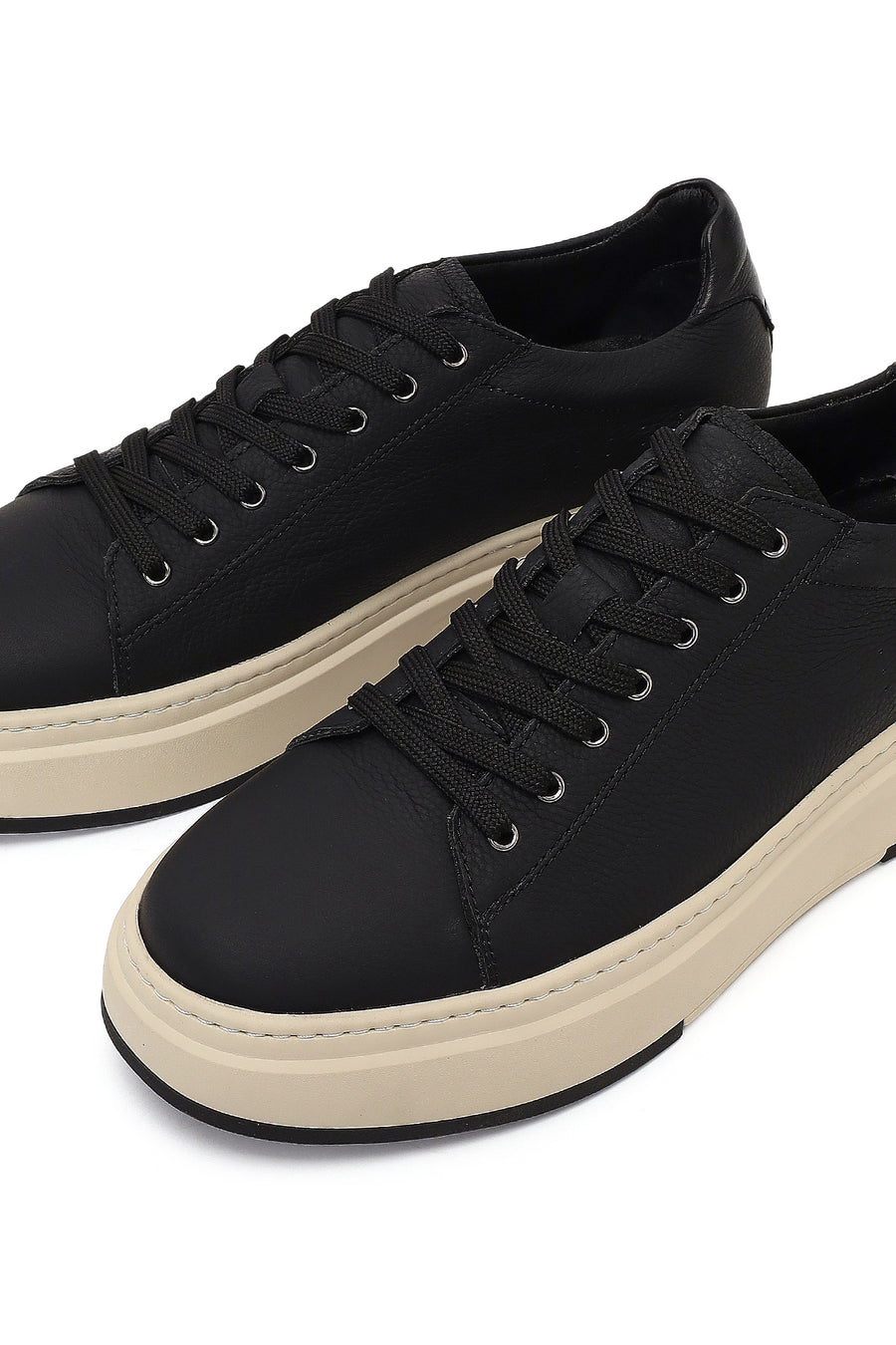 Men's Black Lace-Up Thick-Soled Leather Sneaker