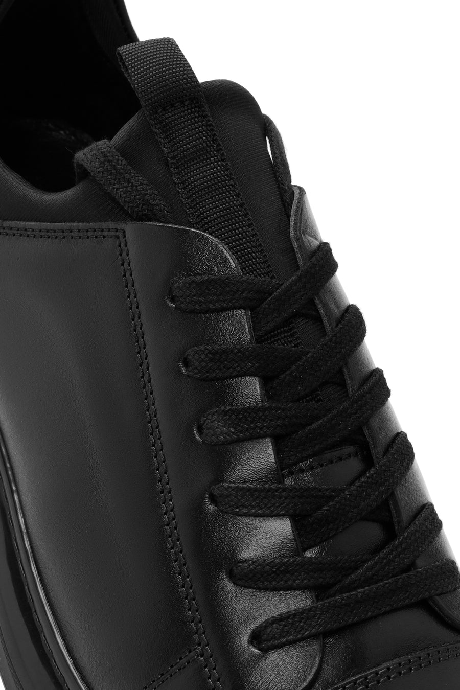Erkek Siyah Bağcıklı Kalın Tabanlı Deri Sneaker