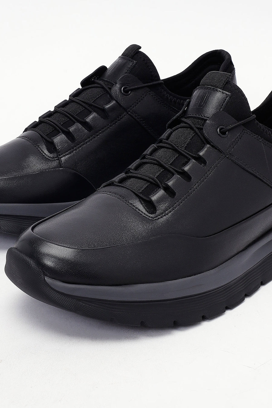 Erkek Siyah Bağcıklı Deri Casual Sneaker