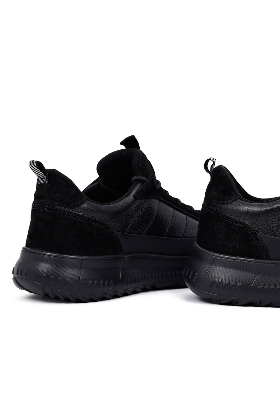 Erkek Siyah Bağcıklı Kalın Tabanlı Deri Sneaker