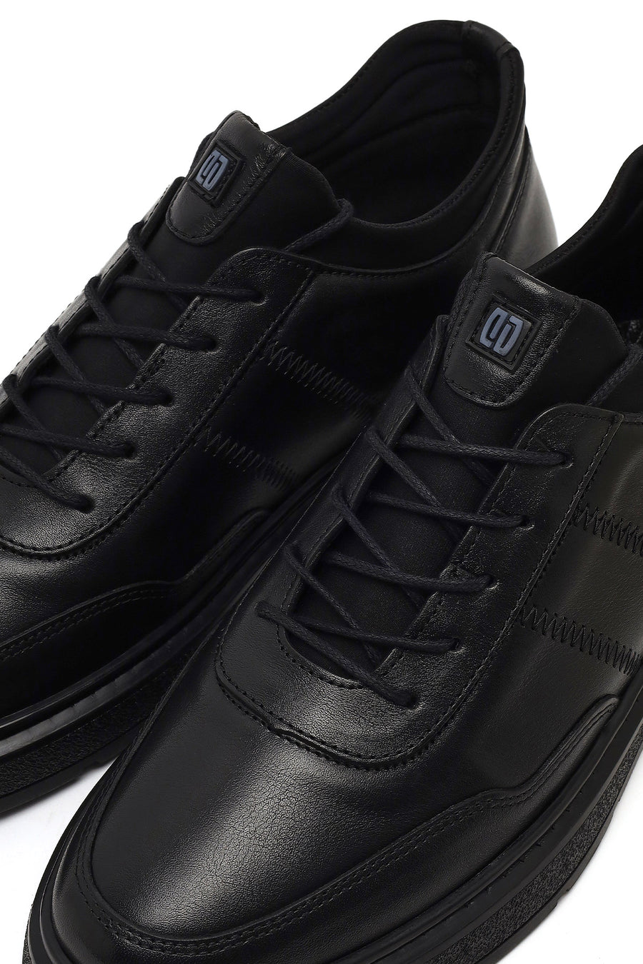 Men's Black Lace-Up Thick-Soled Leather Casual Sneaker