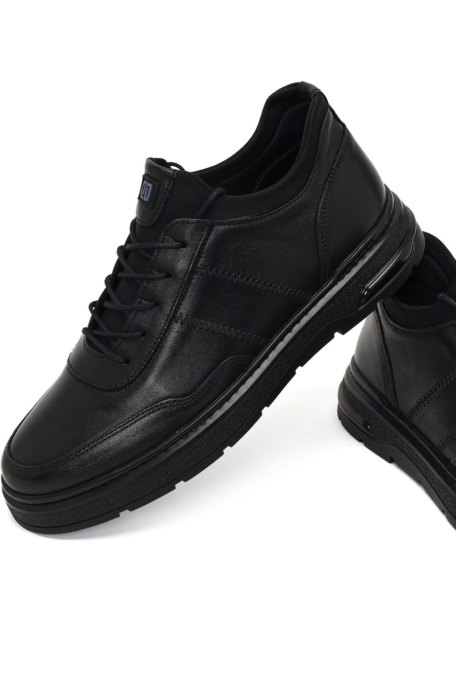 Men's Black Lace-Up Thick-Soled Leather Casual Sneaker
