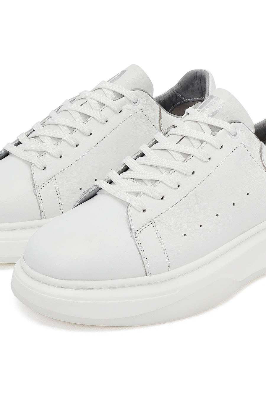 Men's White Lace-Up Thick-Soled Leather Sneaker