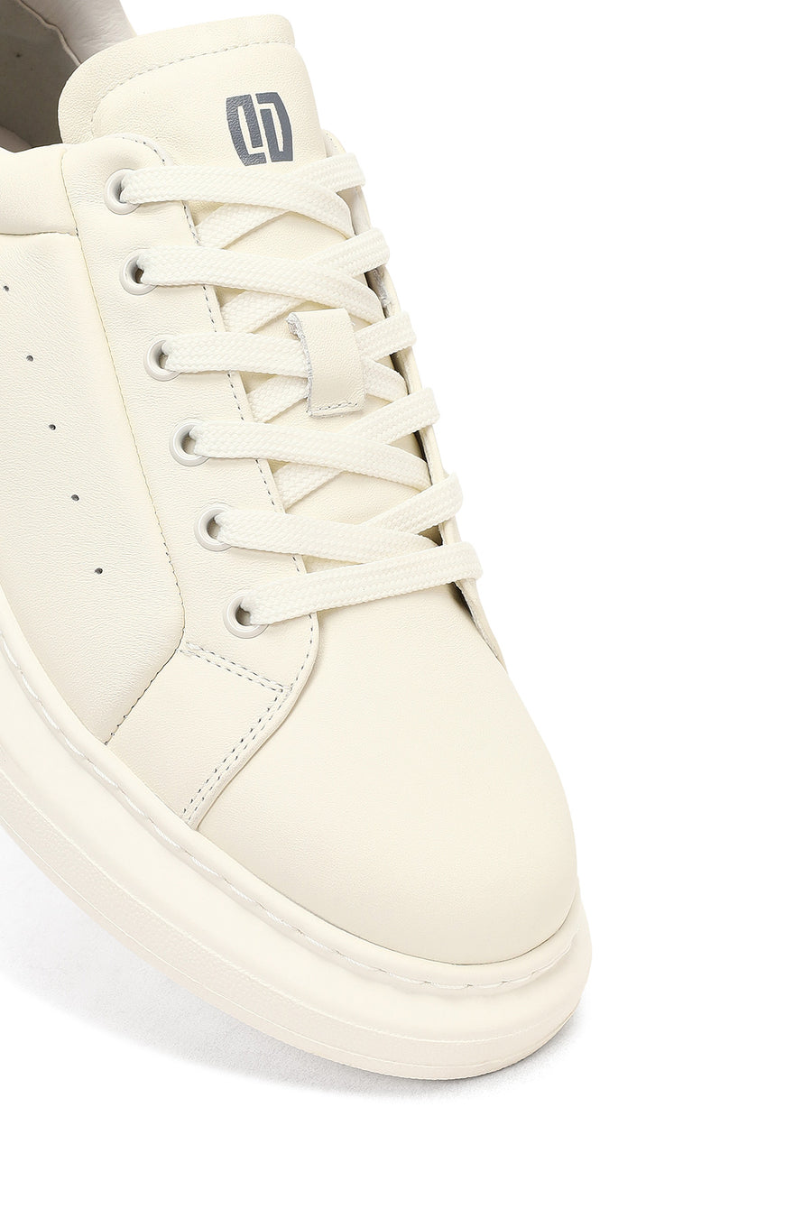 Erkek Beyaz Bağcıklı Kalın Tabanlı Deri Sneaker