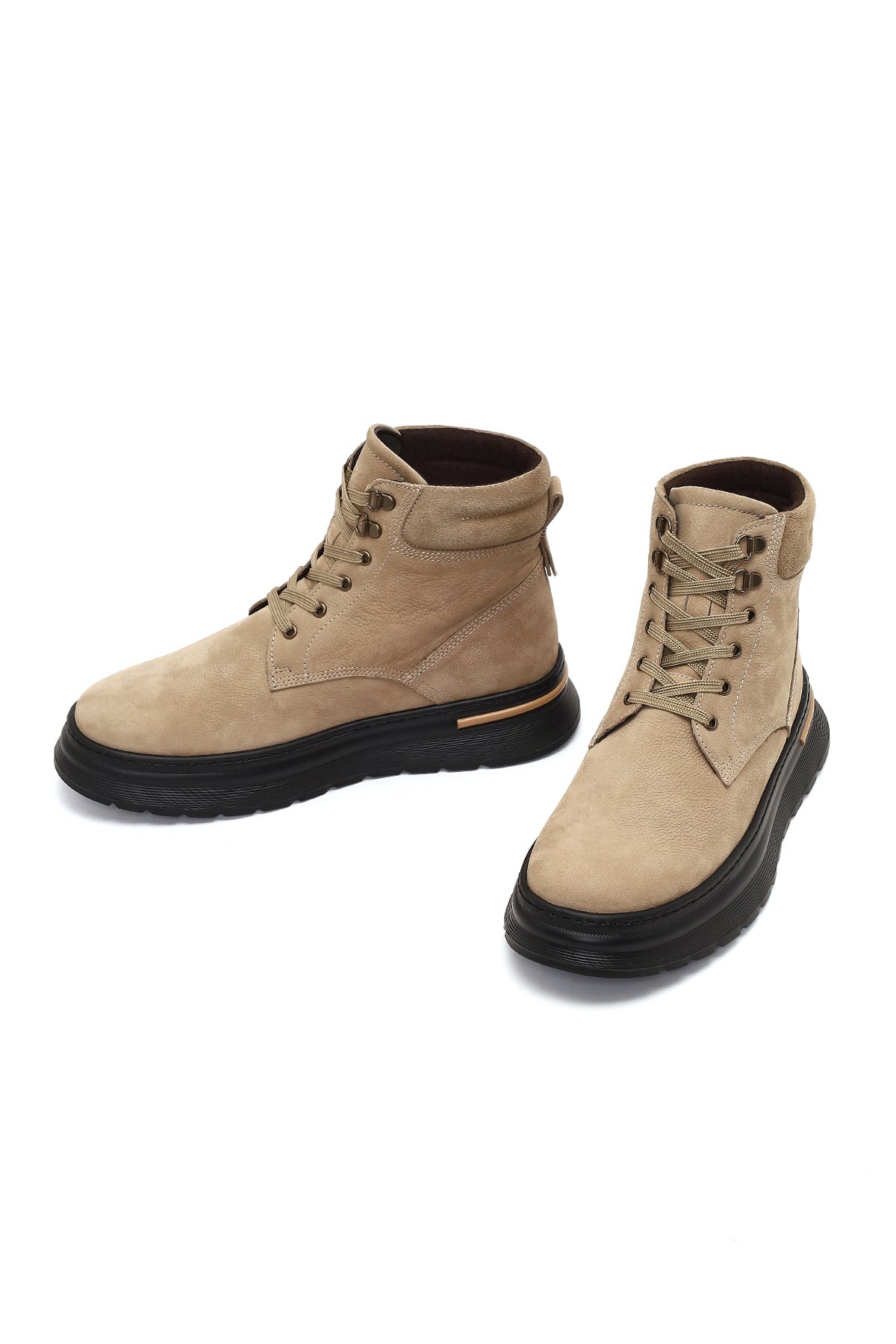 Erkek Bej Bağcıklı Kalın Tabanlı Nubuk Deri Bot
