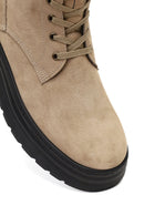 Erkek Bej Bağcıklı Kalın Tabanlı Nubuk Deri Bot | Derimod