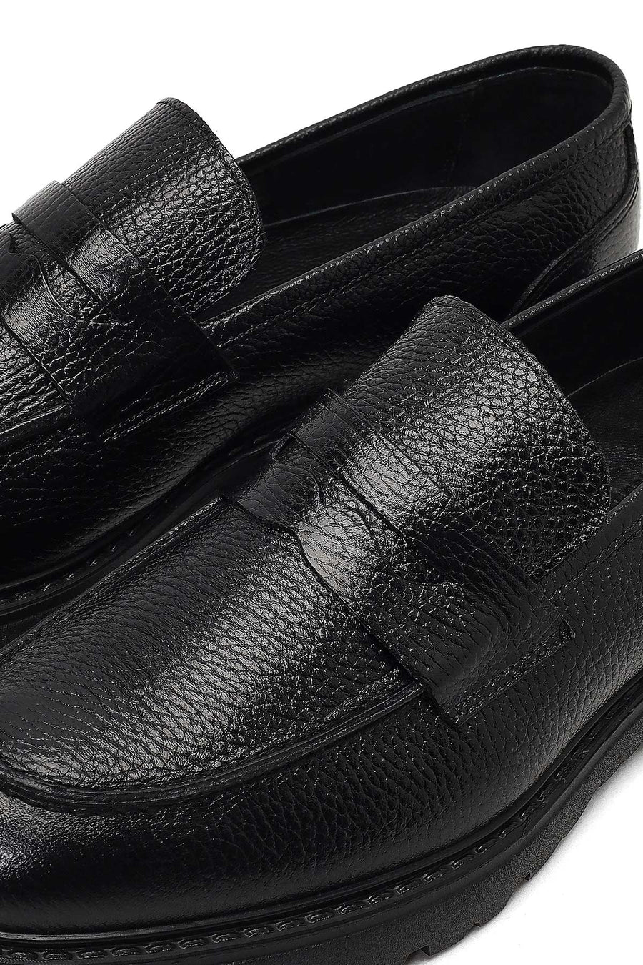 Men's Black Thick-Soled Leather Loafer