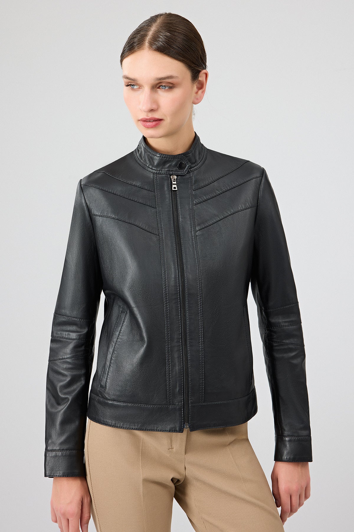 Tina Kadın Siyah Hakim Yaka Deri Ceket