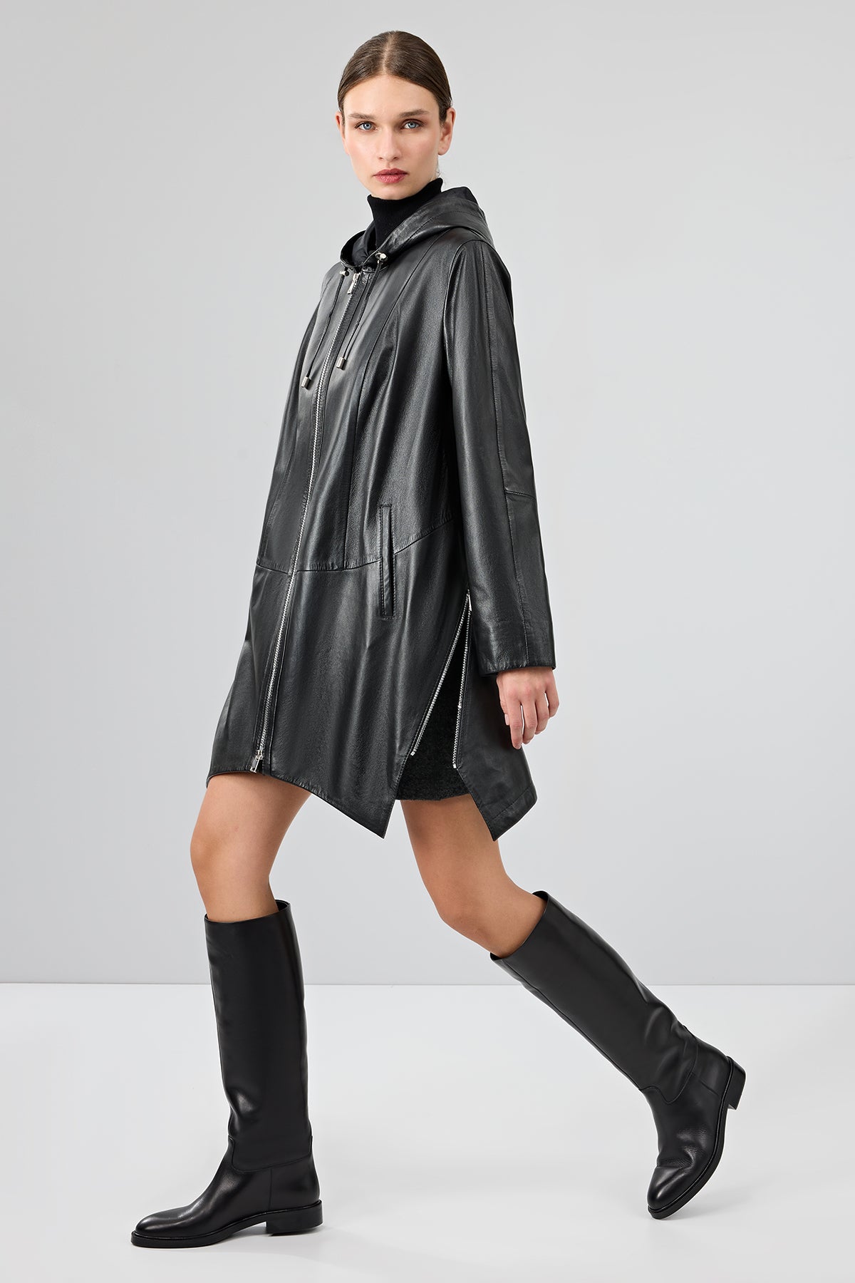 Daniela Kadın Siyah Kapüşonlu Oversize Deri Kaban