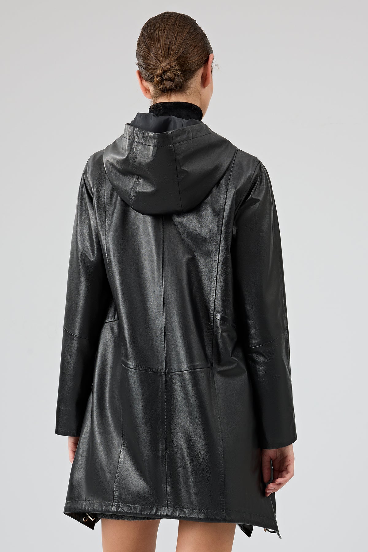 Daniela Kadın Siyah Kapüşonlu Oversize Deri Kaban