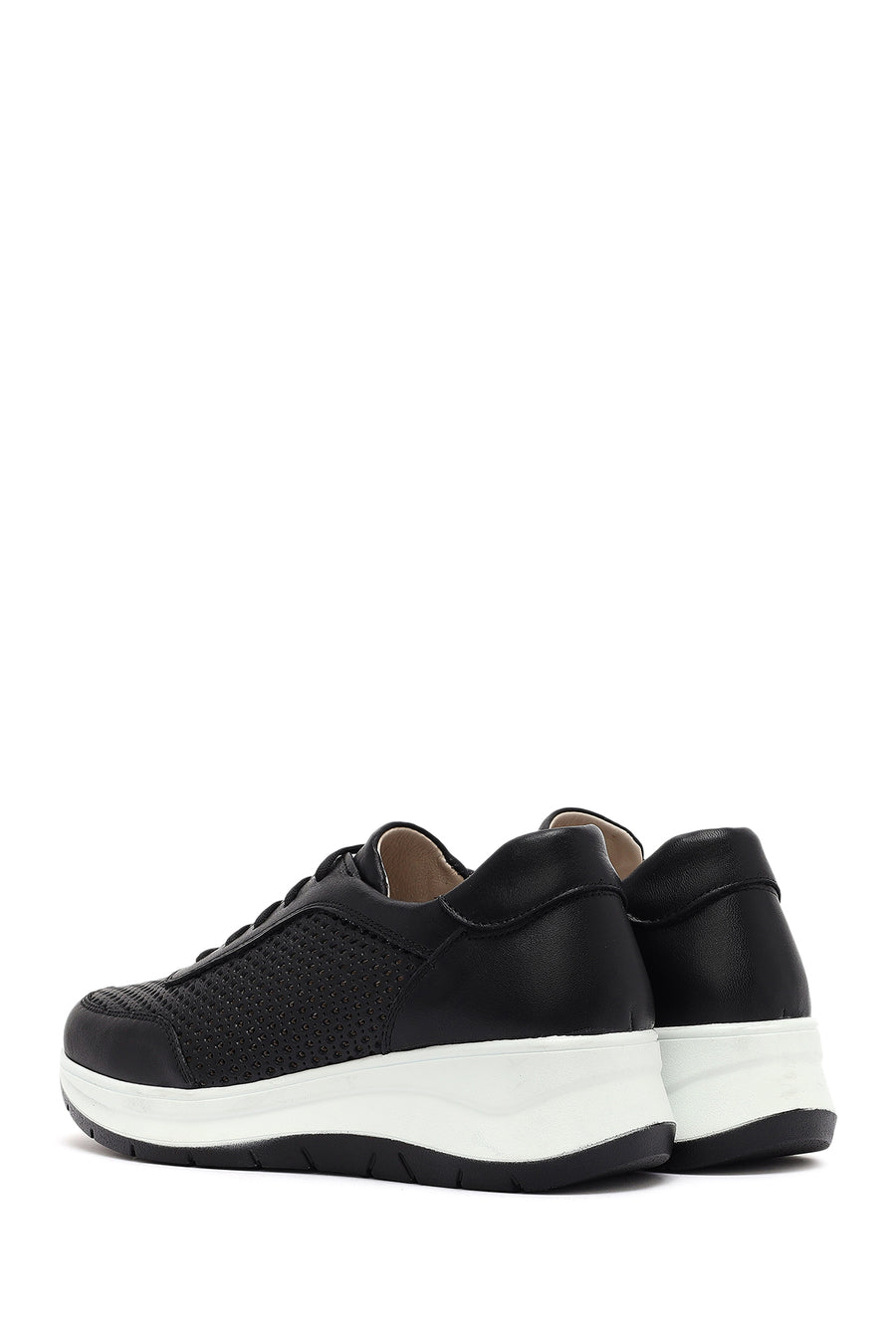 Kadın Siyah Bağcıklı Kalın Tabanlı Deri Sneaker