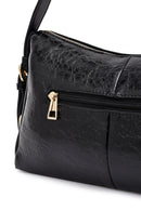 Kadın Siyah Uzun Askılı Charmlı Omuz Çantası | Derimod