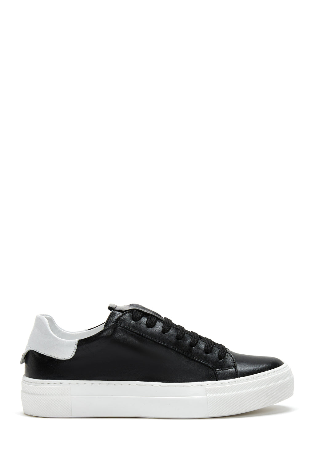 Kadın Siyah Bağcıklı Kalın Tabanlı Deri Sneaker
