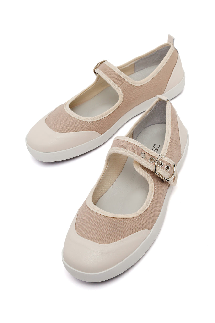 Woman Beige Strappy Leather Ballet Flat