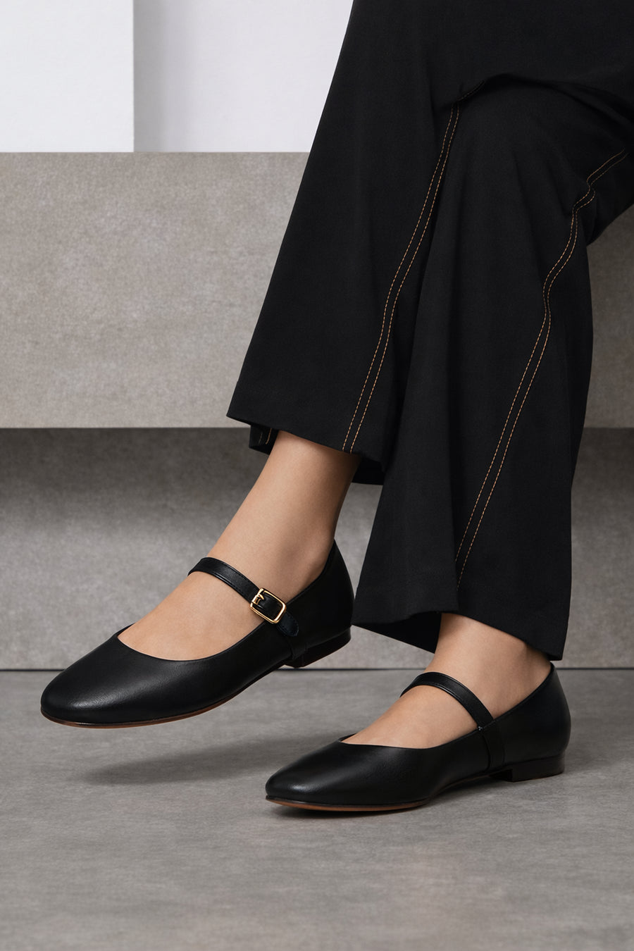 Women's Black Banded Leather Ballerinas