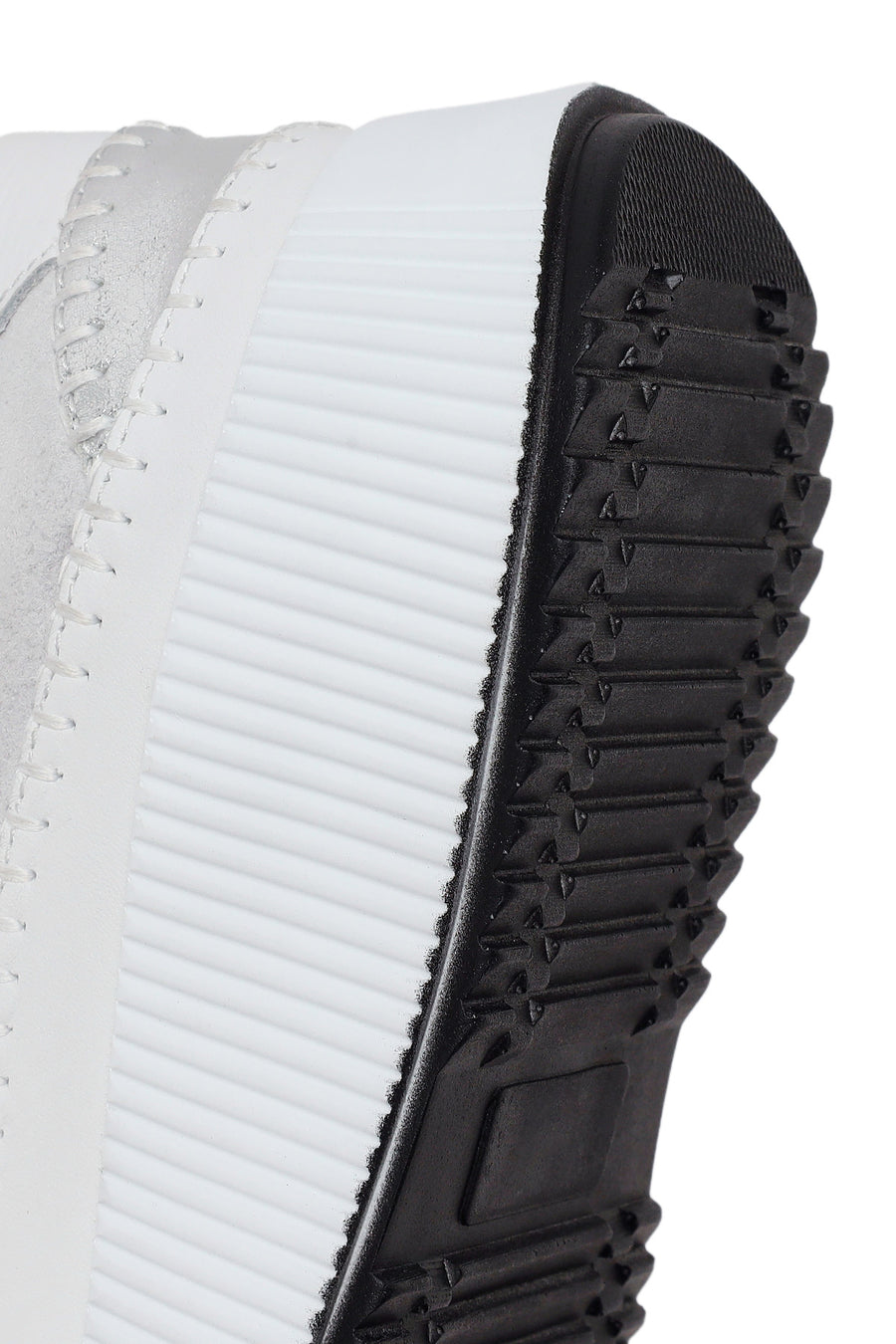 Kadın Beyaz Bağcıklı Kalın Tabanlı Deri Sneaker