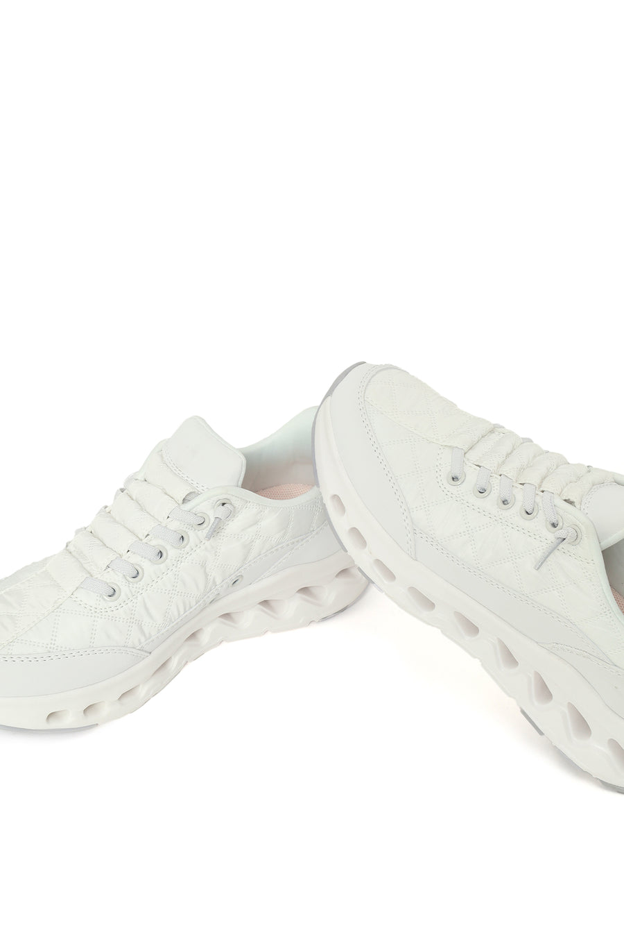 Woman White Lace-Up Chunky Sole Sneakers
