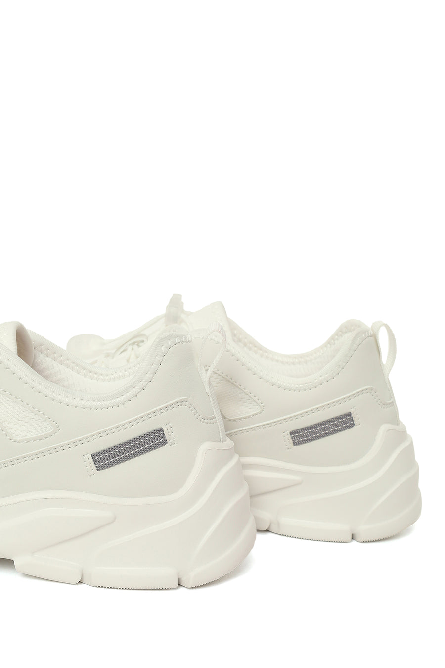 Woman White Lace-Up Chunky Platform Sneakers