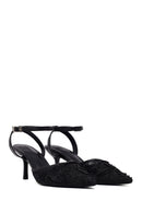 Kadın Siyah Bilekten Tokalı Çiçek Nakışlı Arkası Açık İnce Topuklu Ayakkabı | Derimod